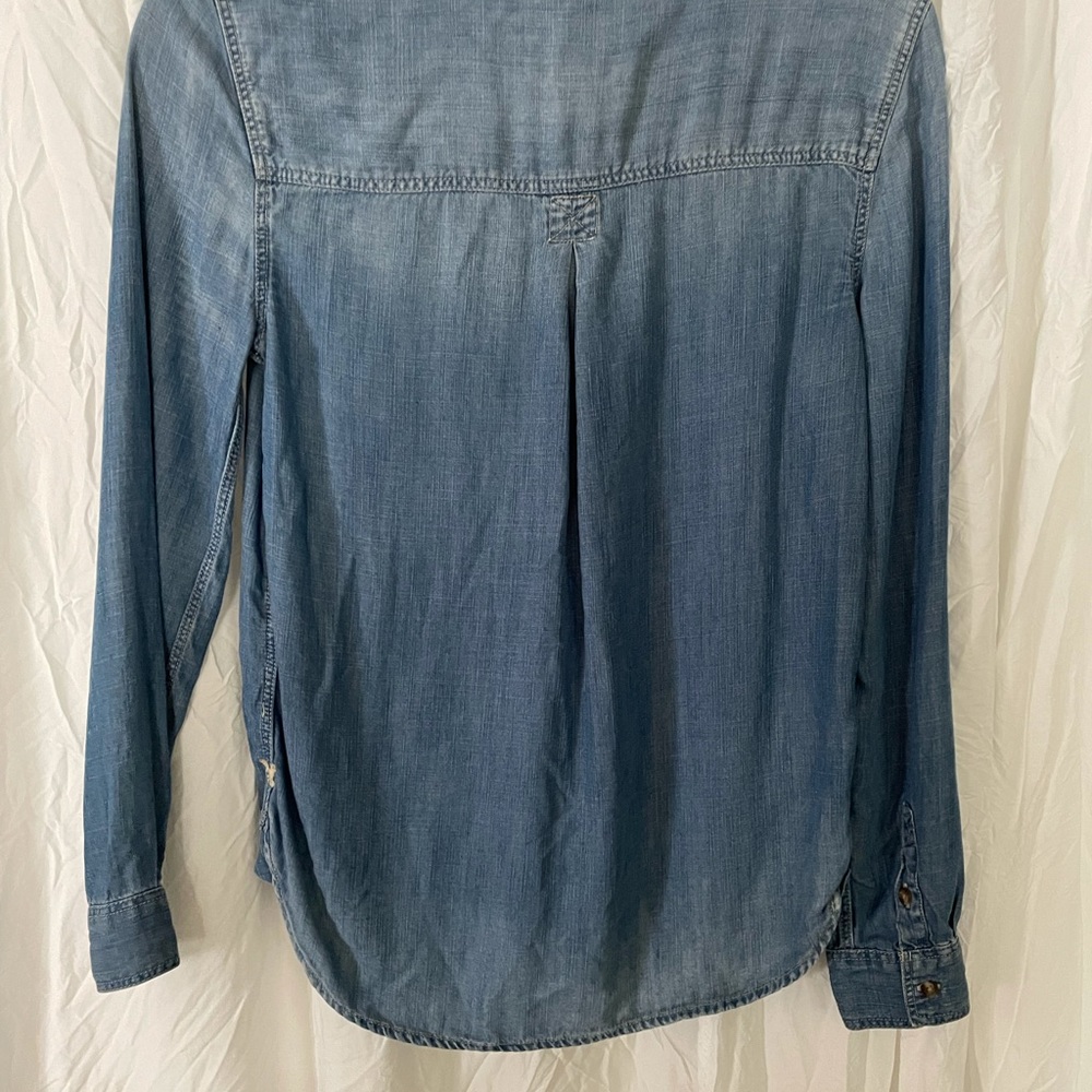 American Eagle Blue Denim‎ Button Up Blouse - Picture 7 of 8